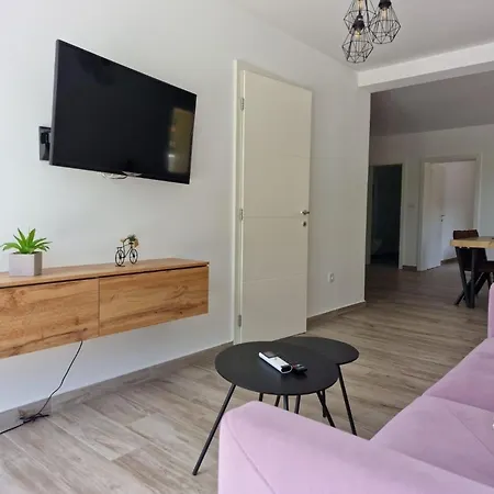 Grosses Zur Alleinigen Nutzung Mit Pool By Interhome * Bilice