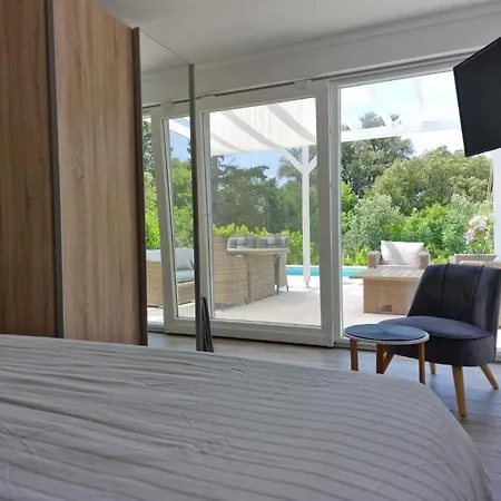 펜션 Grosses Zur Alleinigen Nutzung Mit Pool By Interhome 빌리제