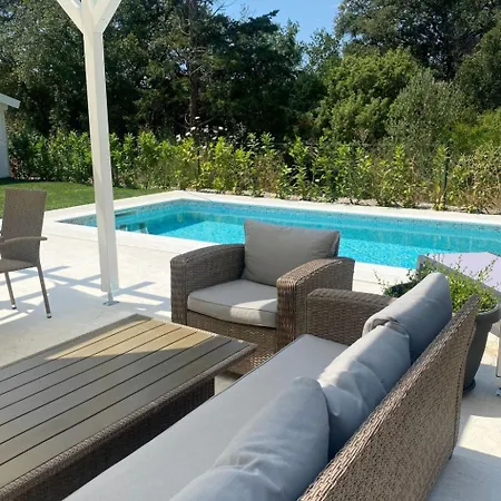 Holiday home Grosses Zur Alleinigen Nutzung Mit Pool By Interhome *