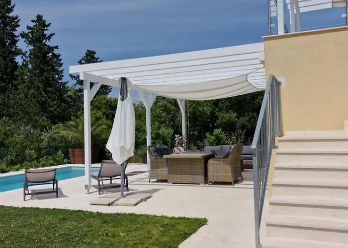 Vakantiehuis Grosses Zur Alleinigen Nutzung Mit Pool By Interhome