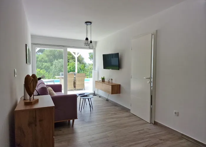 Vakantiehuis Grosses Zur Alleinigen Nutzung Mit Pool By Interhome Bilice