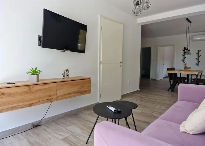 Grosses Zur Alleinigen Nutzung Mit Pool By Interhome * Bilice